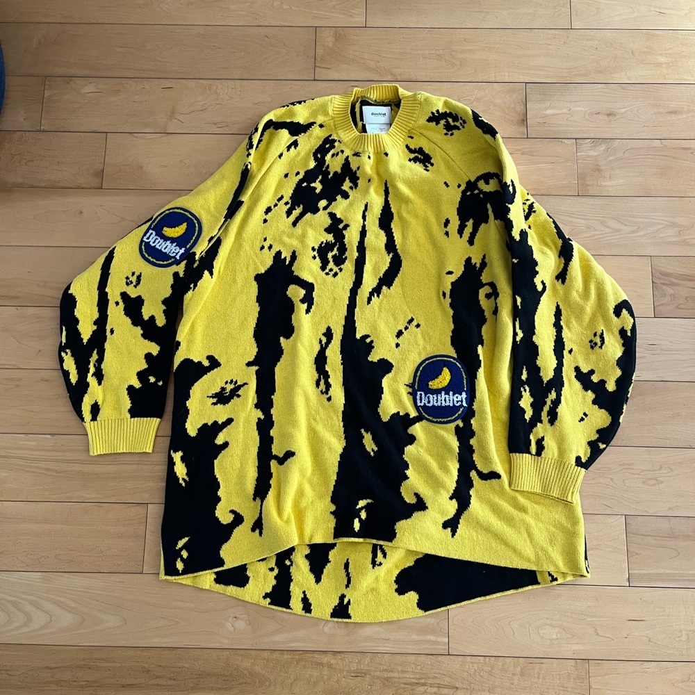 NWT - Doublet 1/138 Banana sweater